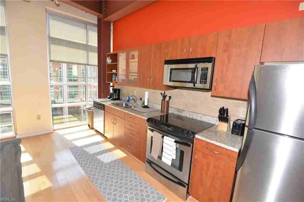 221 Market St #320 - Photo 6 of 20