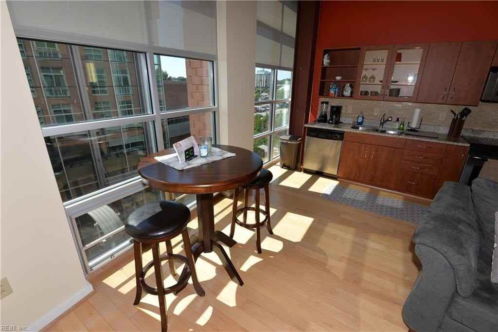 221 Market St #320 - Photo 7 of 20