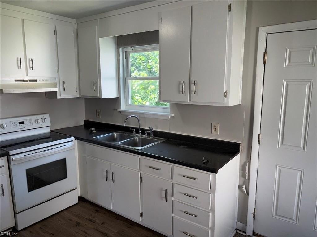857 28th St - Photo 4 of 16