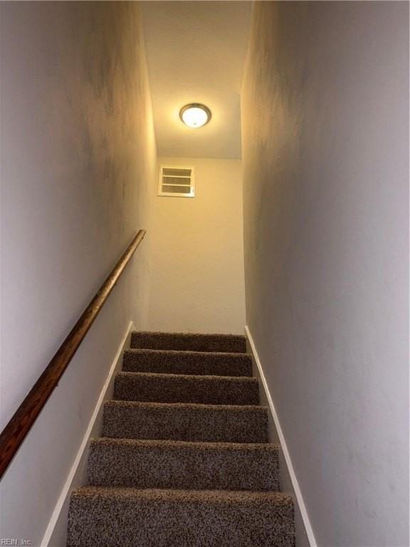 857 28th St - Photo 7 of 16