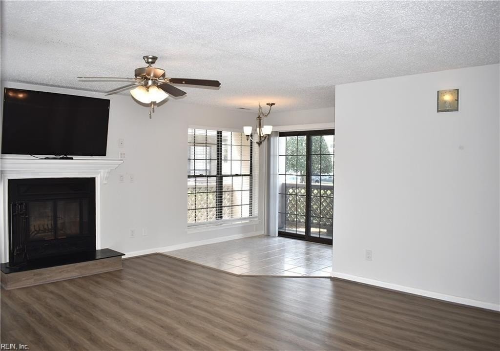 413 Harbour Pt #102 - Photo 5 of 12