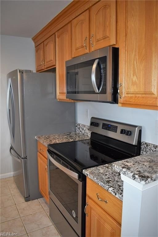 413 Harbour Pt #102 - Photo 6 of 12