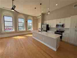 featured image of 332 34th St #117