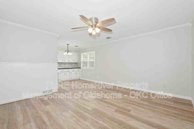 1301 Nw 102nd St - Photo 4 of 16