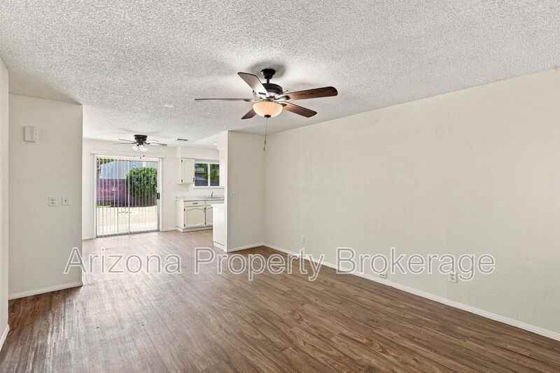 1403 N Markdale - Photo 2 of 25