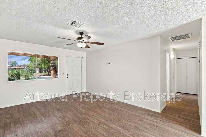 1403 N Markdale - Photo 5 of 25
