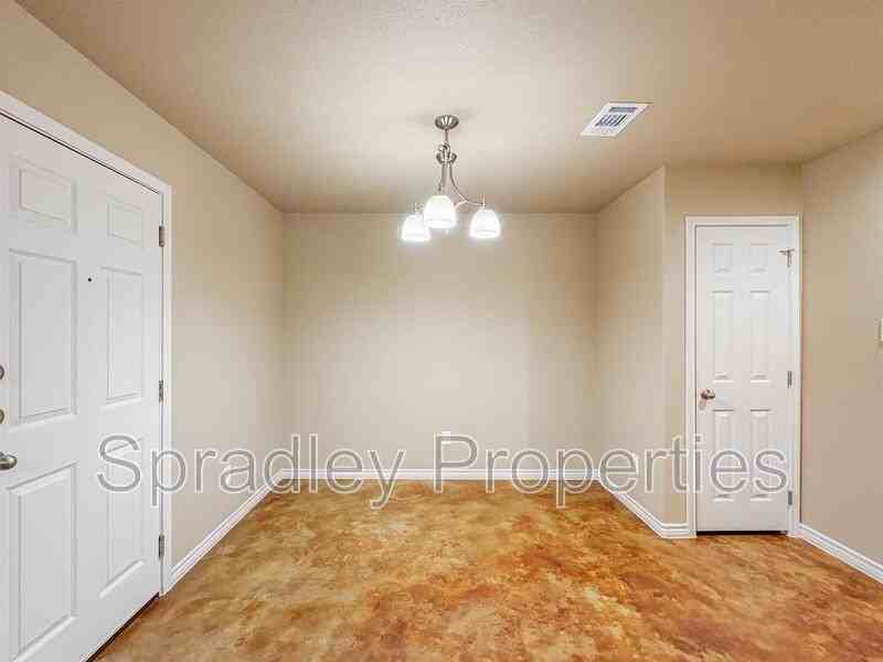 1044 Mason Dr Apt B - Photo 6 of 14
