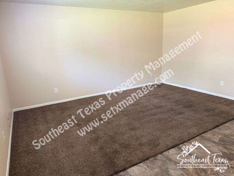 1010 N 5th St #02 - Photo 3 of 11