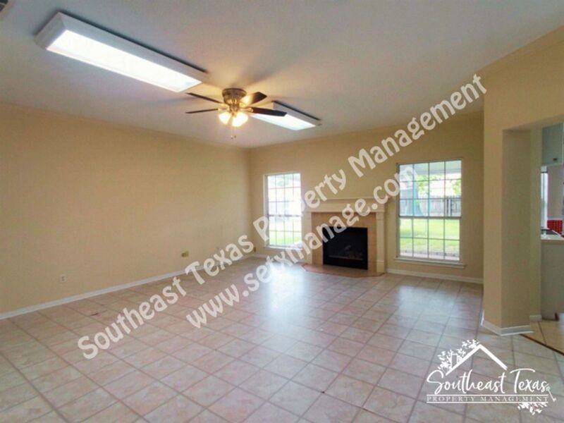 7920 Buttercup Ln - Photo 3 of 13
