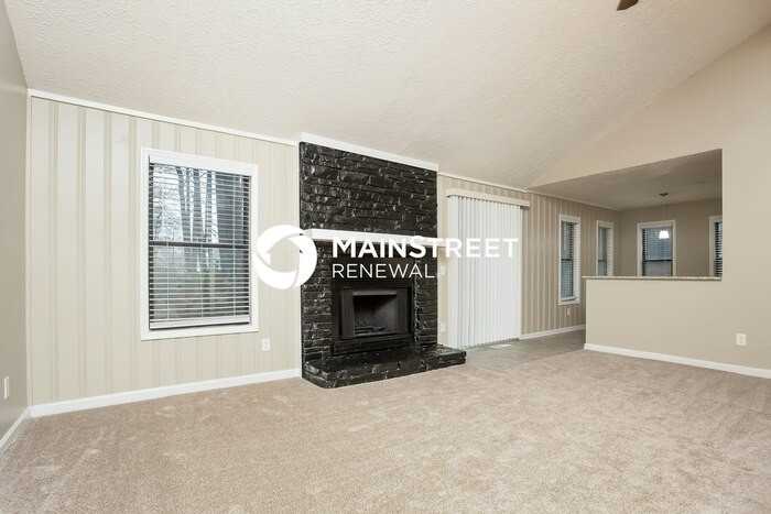 452 Bells Ferry Pl - Photo 3 of 15