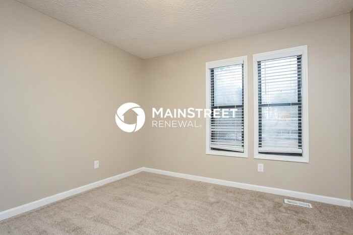 452 Bells Ferry Pl - Photo 7 of 15