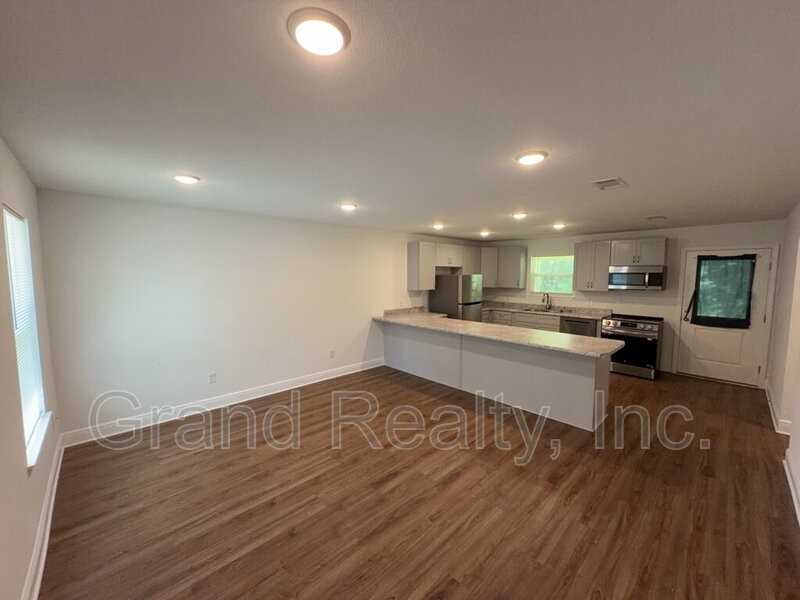 5098 Susan St - Photo 2 of 30
