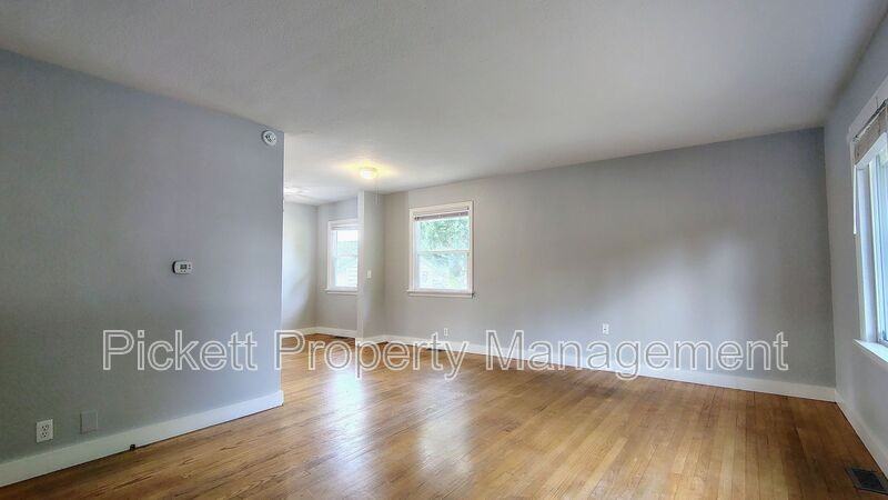 631 Bertha Ave - Photo 3 of 14
