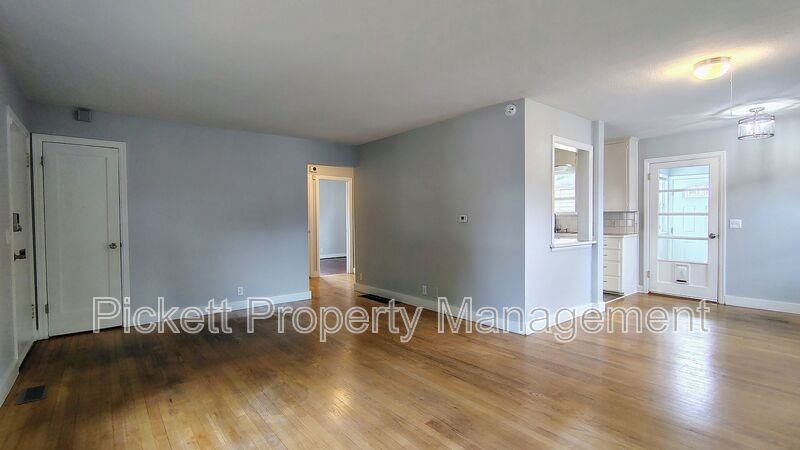 631 Bertha Ave - Photo 4 of 14