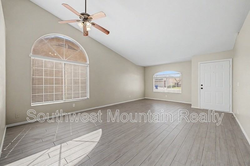 2272 E Remington Pl - Photo 7 of 37