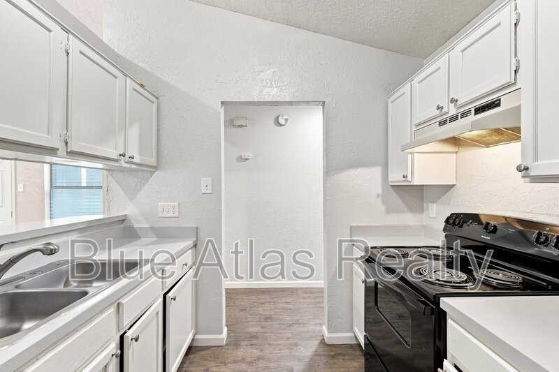 10324 Whitingham Dr - Photo 5 of 15