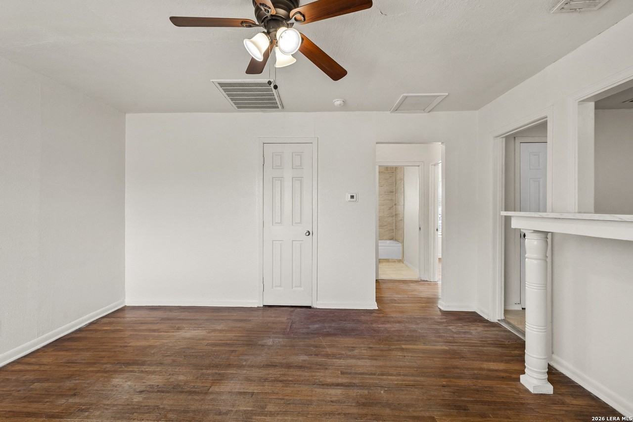 757 AVONDALE AVE - Photo 2 of 18
