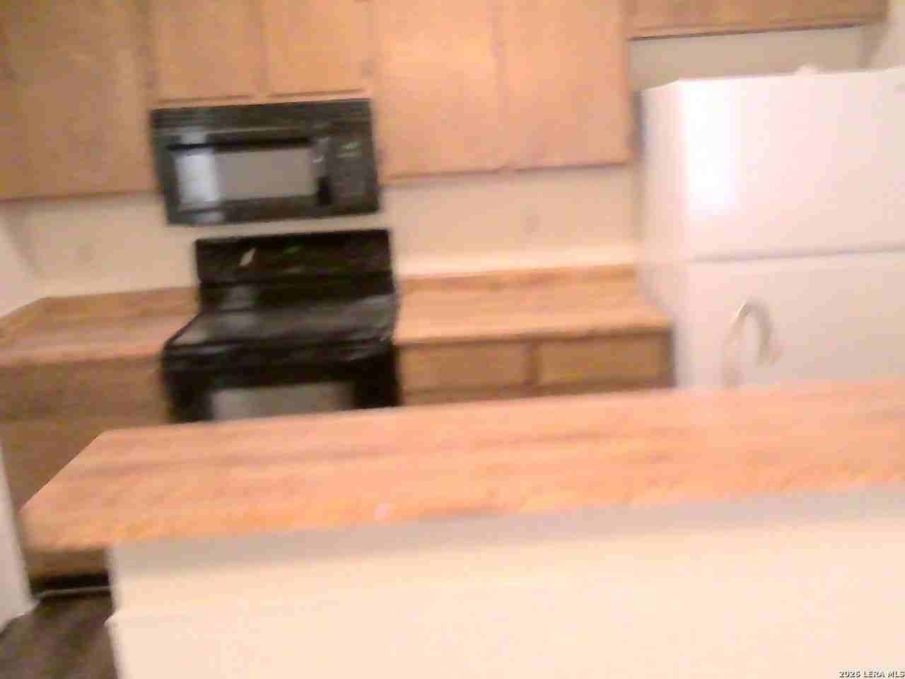 10143 Galesburg - Photo 5 of 16