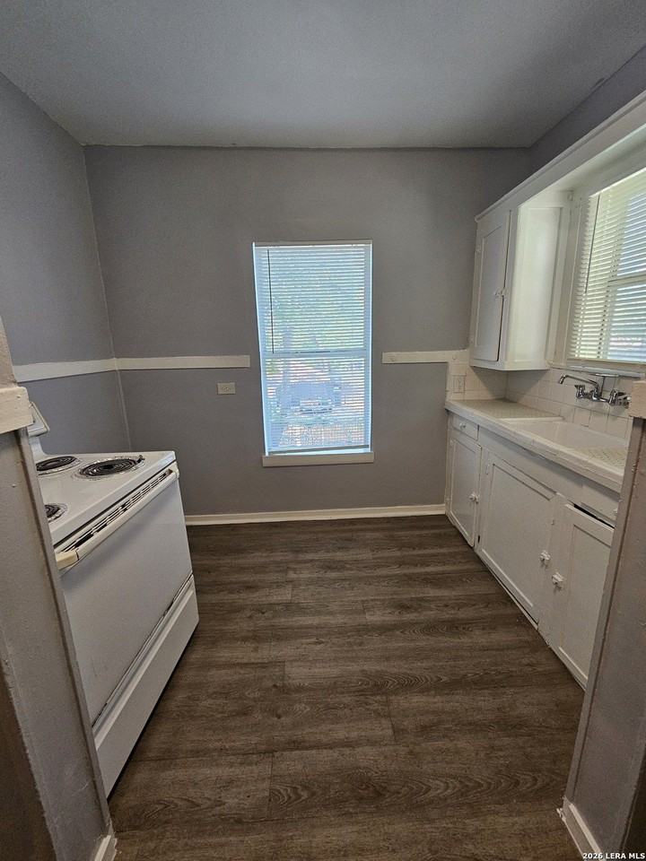 950 BAILEY AVE #2 - Photo 3 of 8