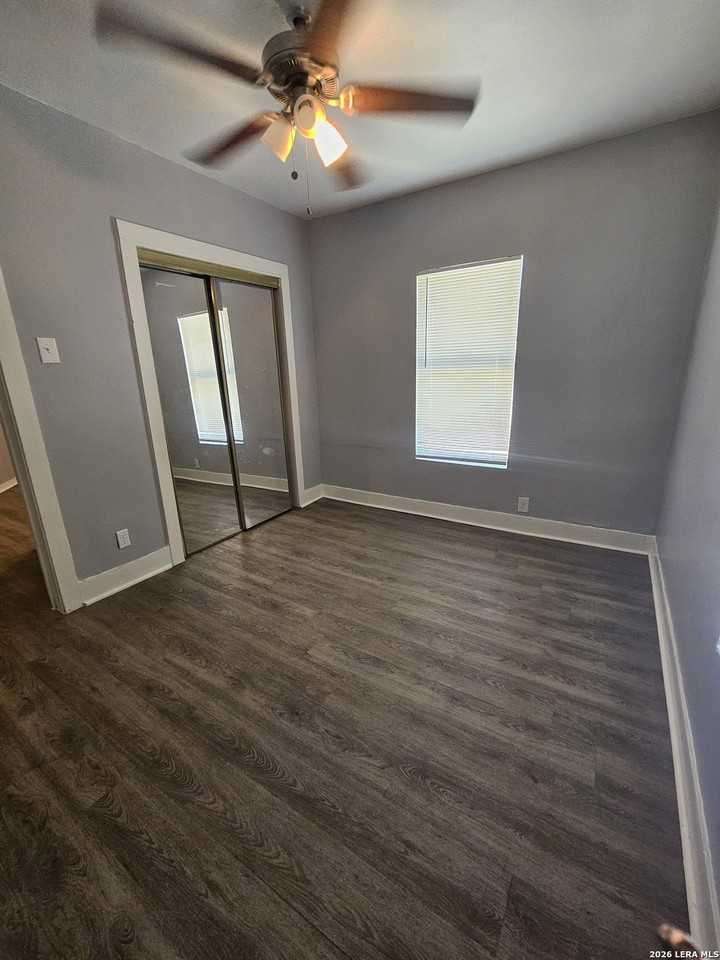 950 BAILEY AVE #2 - Photo 4 of 8