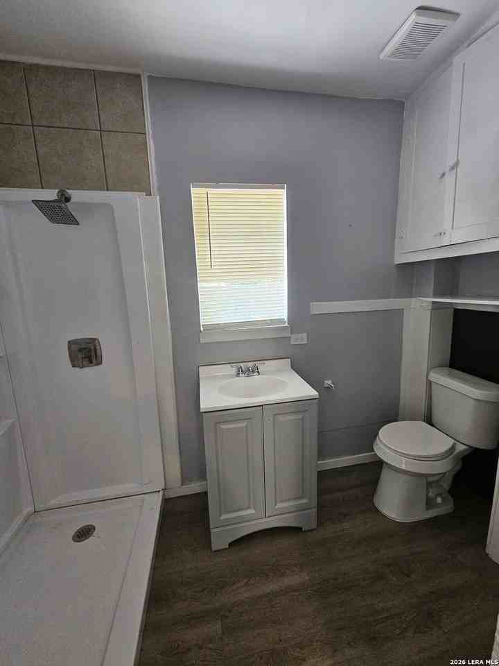 950 BAILEY AVE #2 - Photo 5 of 8