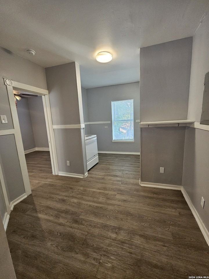 950 BAILEY AVE #2 - Photo 6 of 8