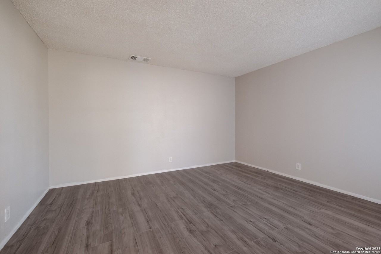 4730 CASA BELLO ST - Photo 4 of 22