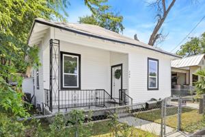 featured image of 306 W Baylor