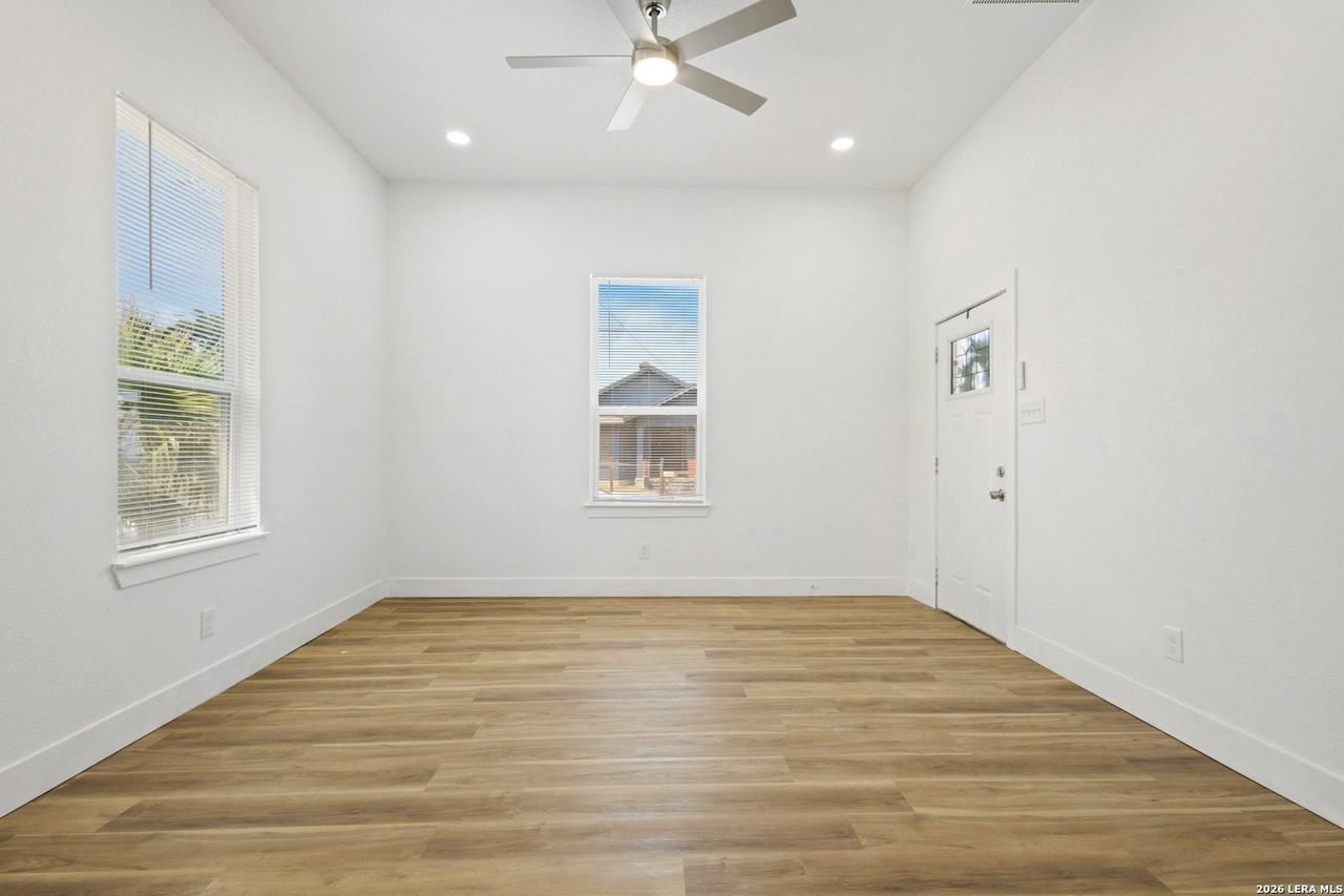 306 W Baylor - Photo 2 of 19