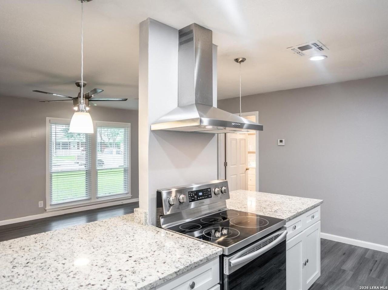 158 HATCHER AVE - Photo 4 of 26