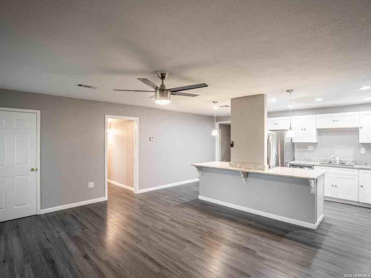 158 HATCHER AVE - Photo 7 of 26
