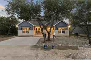 featured image of 986 PARADISE DR