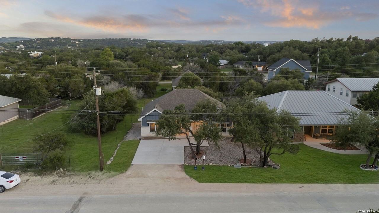 986 PARADISE DR - Photo 3 of 28