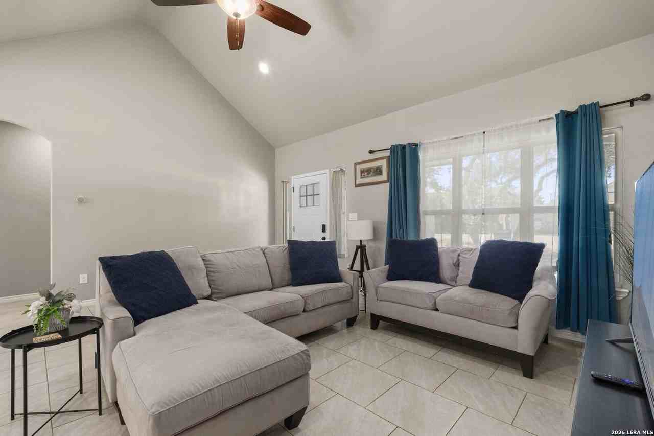 986 PARADISE DR - Photo 7 of 28