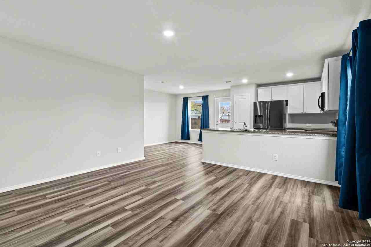 5734 MOUNTAIN PT - Photo 5 of 16