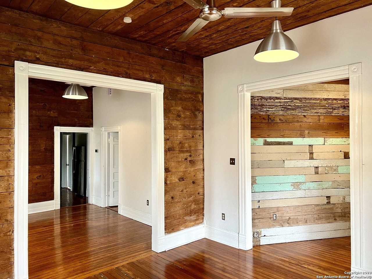 902 N Pine St - Photo 6 of 23