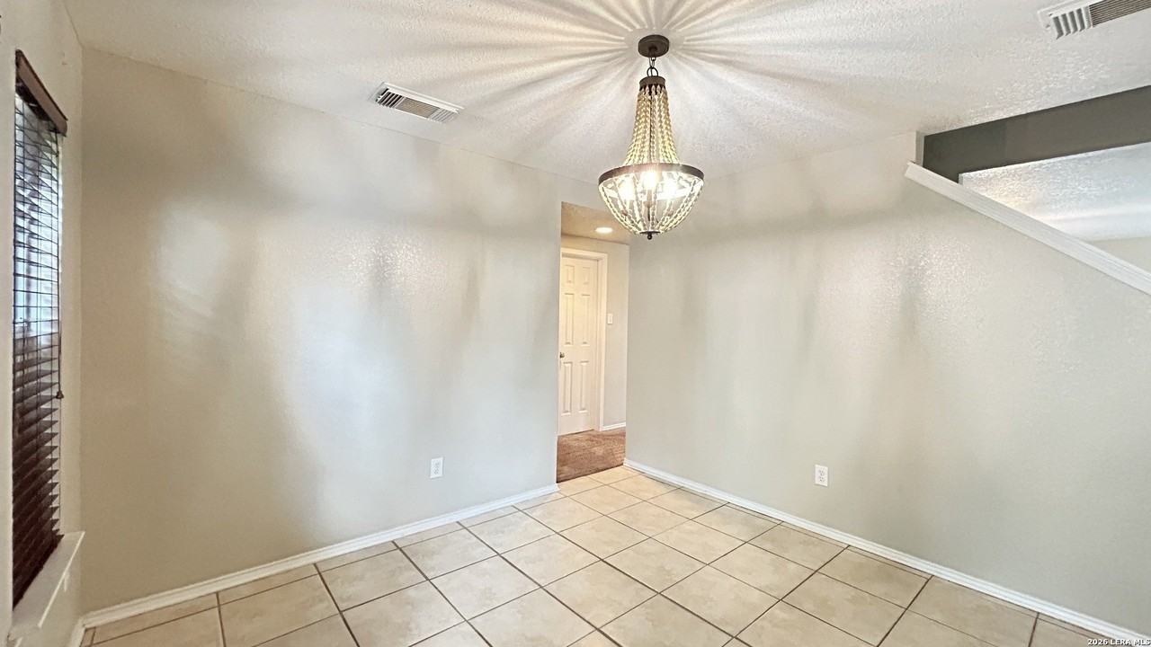 8218 Moody Cavern - Photo 6 of 37