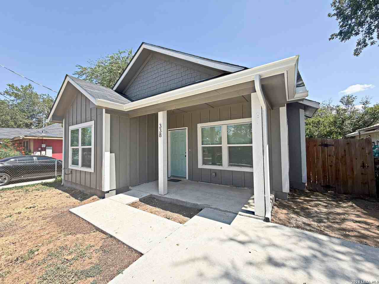 338 SW 42nd St - Photo 2 of 24