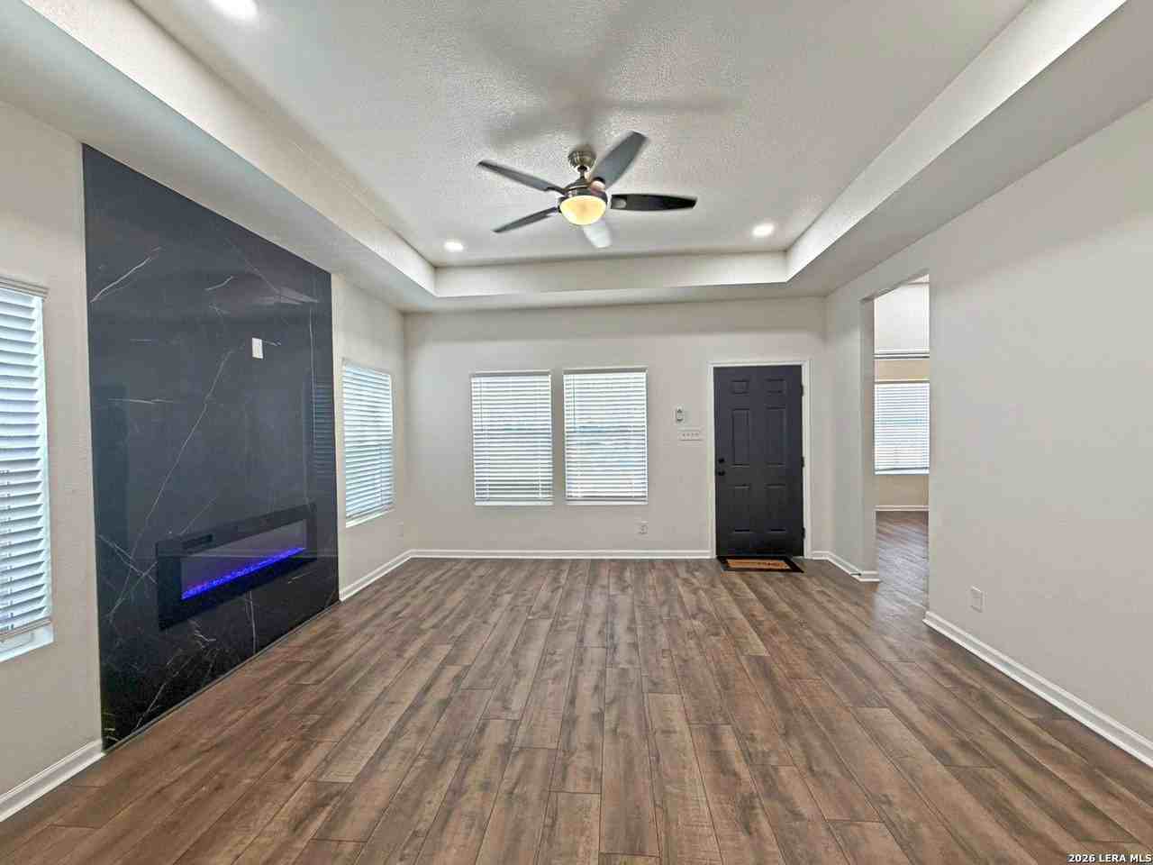 338 SW 42nd St - Photo 3 of 24
