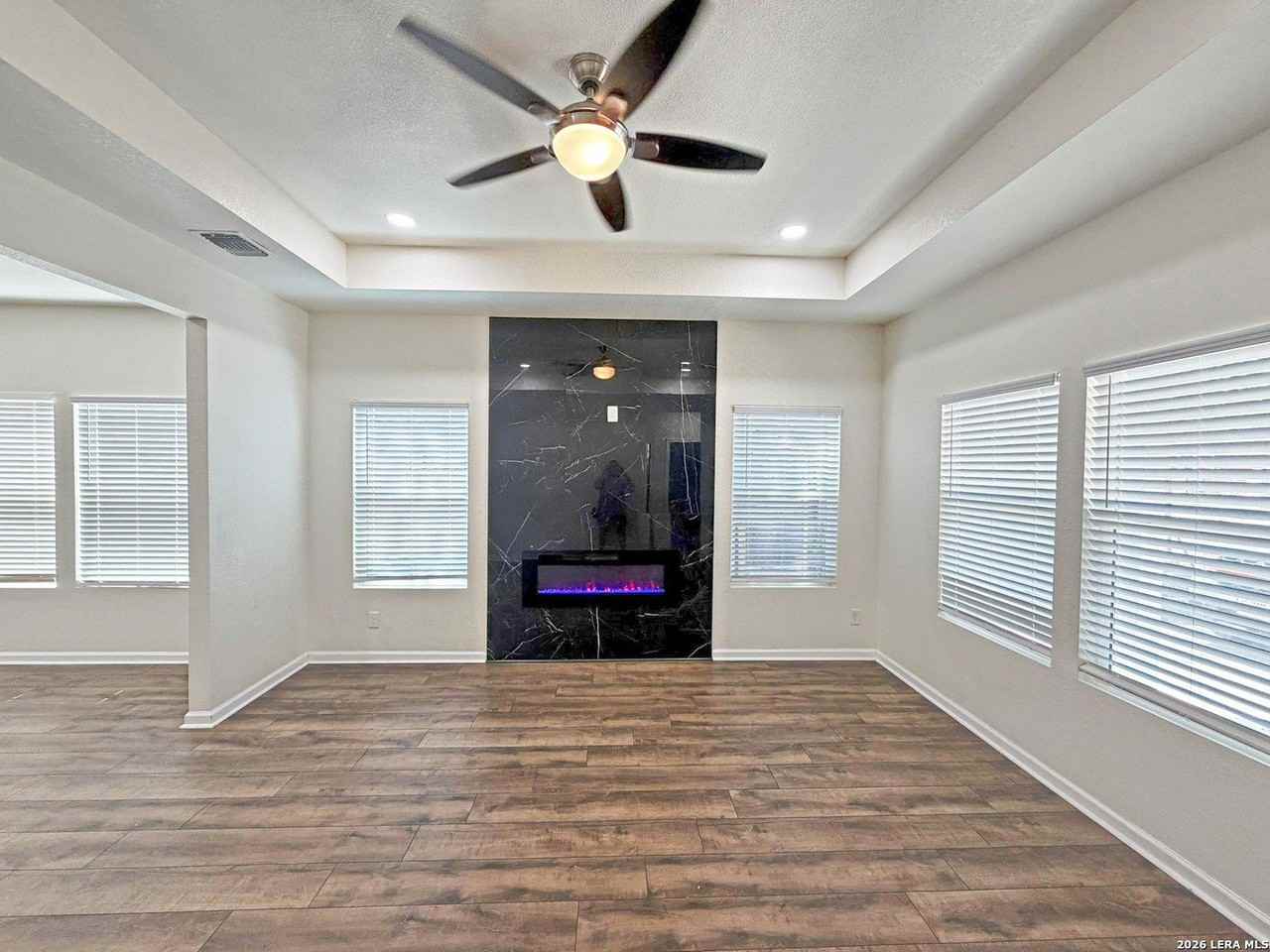 338 SW 42nd St - Photo 5 of 24