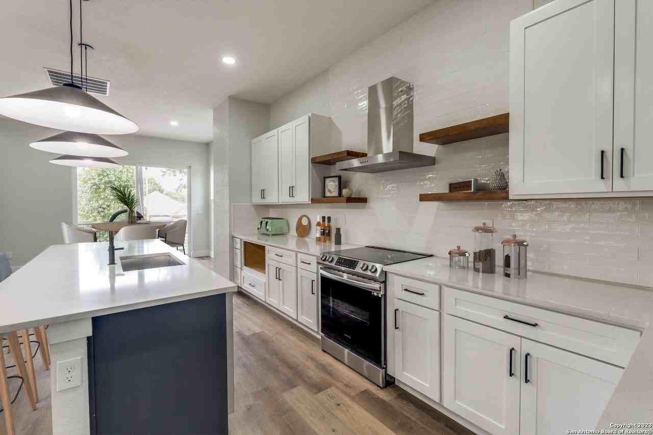 315 CINCINNATI AVE #101 - Photo 6 of 24