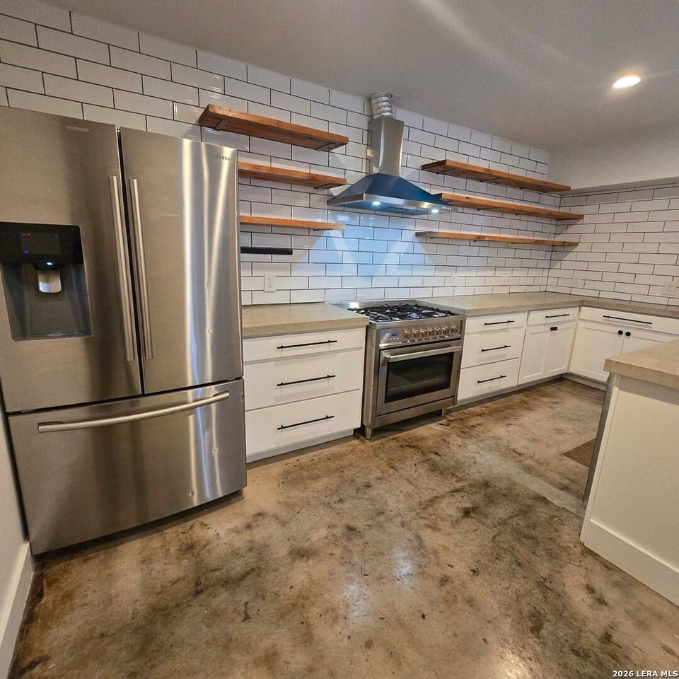 230 W Craig Pl #230 - Photo 4 of 15