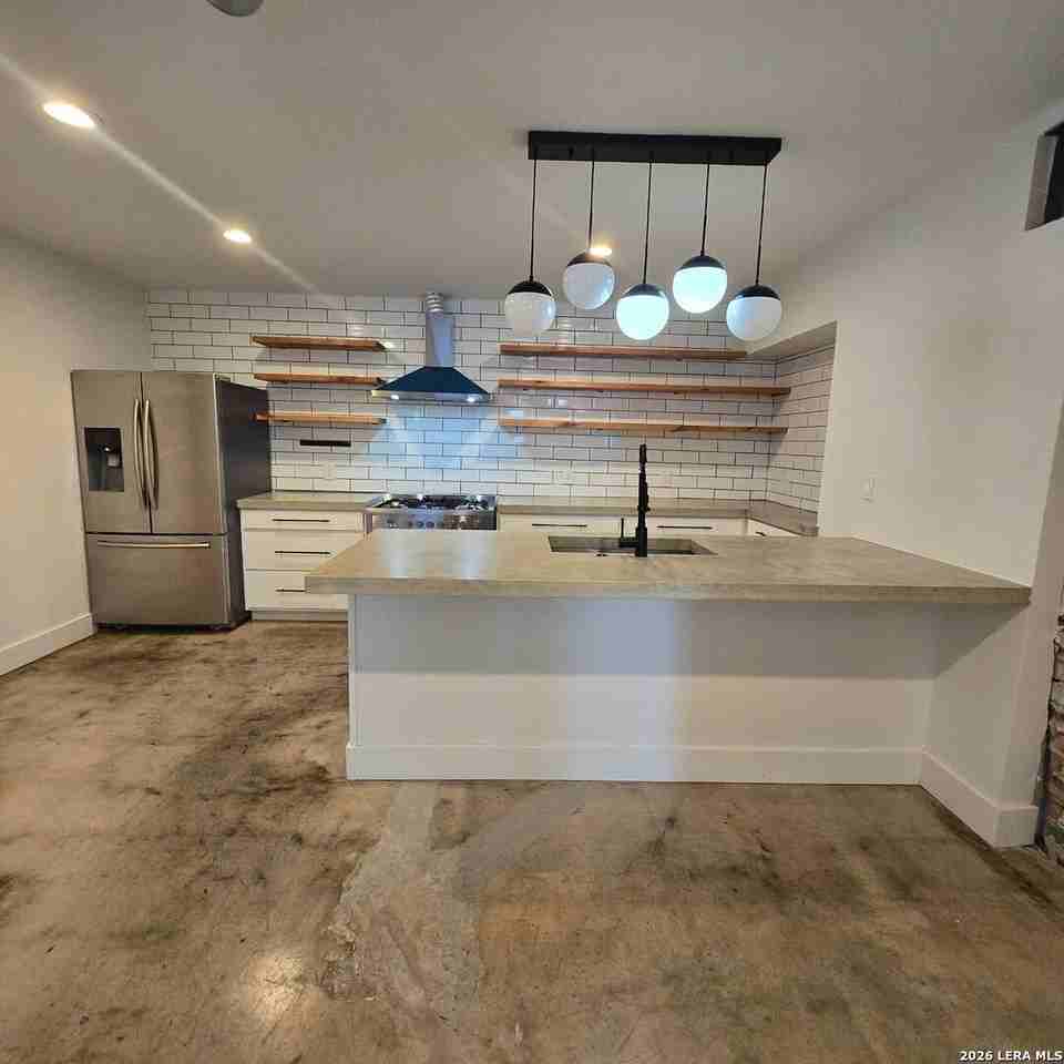 230 W Craig Pl #230 - Photo 5 of 15