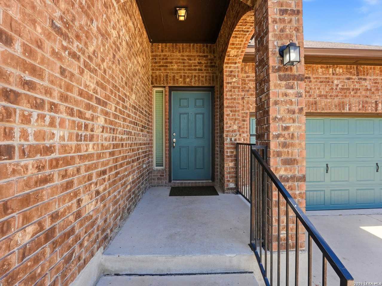 634 Saddle House - Photo 4 of 32