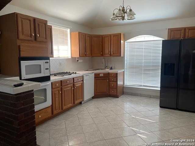 210 Muskogee St - Photo 7 of 23