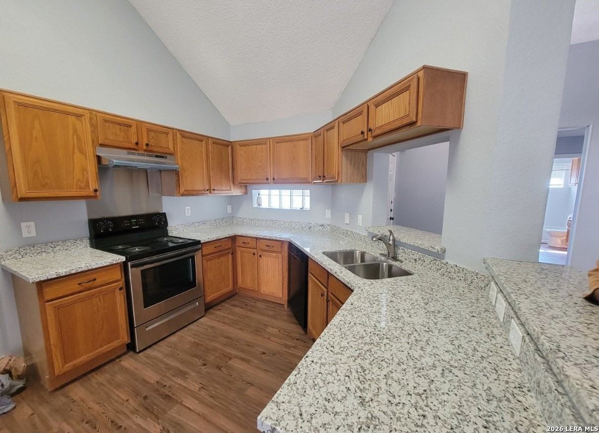 9310 Bowen Dr - Photo 3 of 17