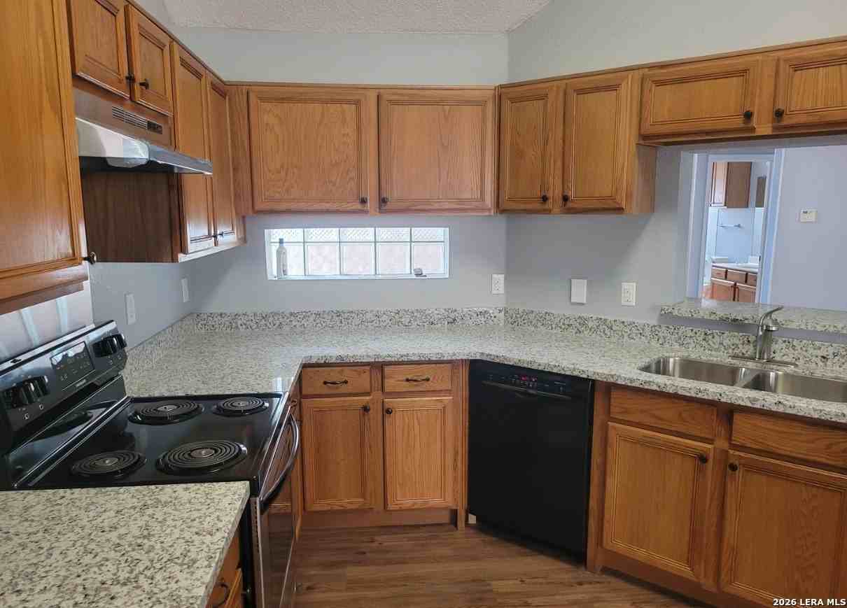 9310 Bowen Dr - Photo 4 of 17