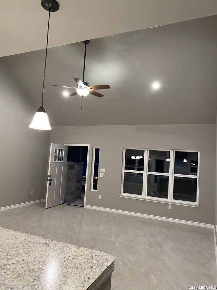 1429 MOUNTAIN VIEW DR - Photo 3 of 10