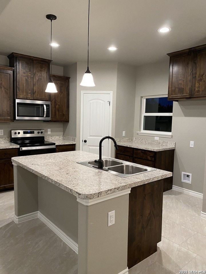 1429 MOUNTAIN VIEW DR - Photo 5 of 10