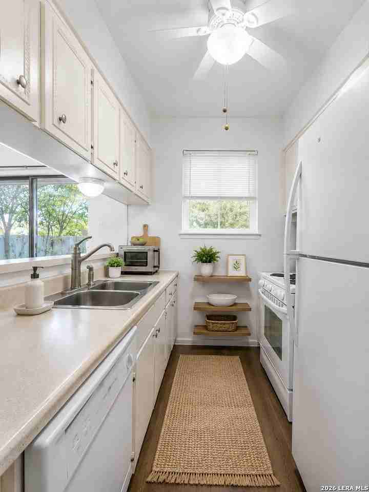2119 DARWIN DR - Photo 5 of 18
